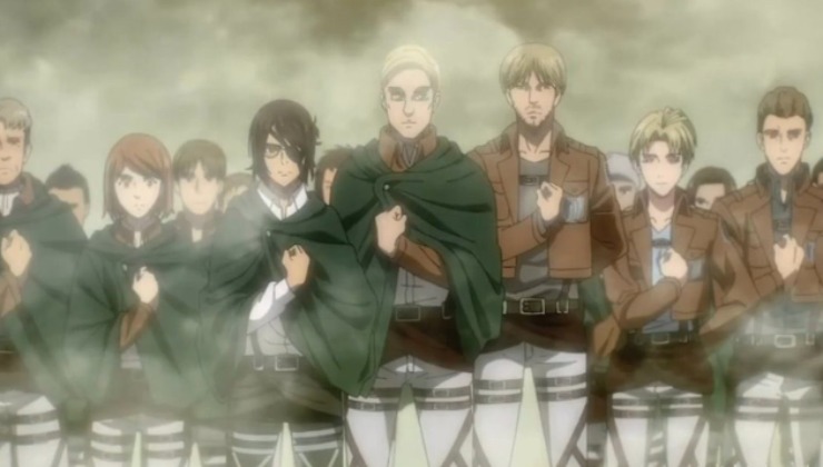 Soldados de Attack on Titan hacen un gesto.